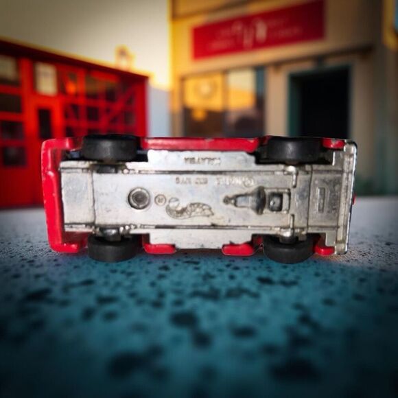 Vintage 1976 Fire Eater Fire Truck Hot Wheels Mattel Die Cast Truck 1:64 - Picture 2 of 7